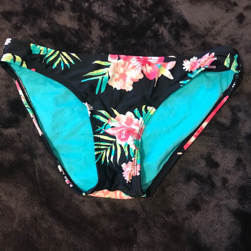ninety-nine • bikini bottom